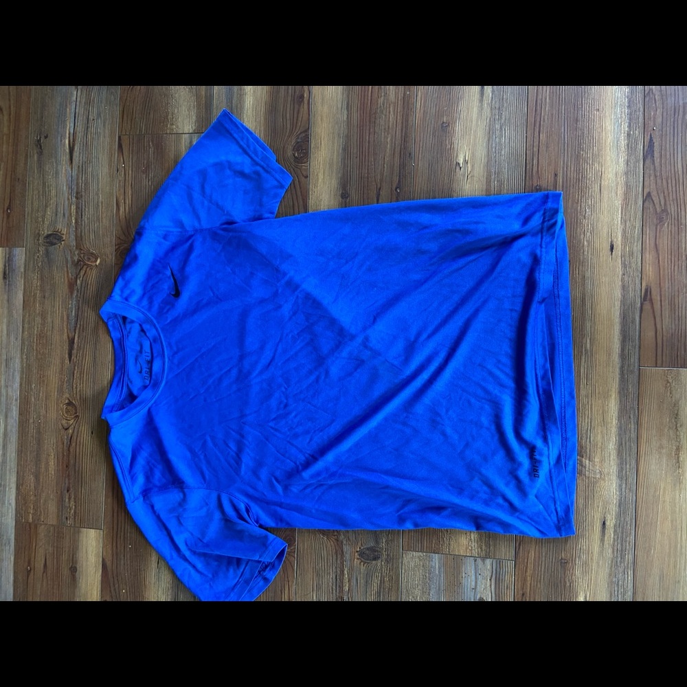 men’s nike tshirt